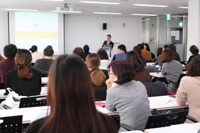lecture-3986809_1920.jpg